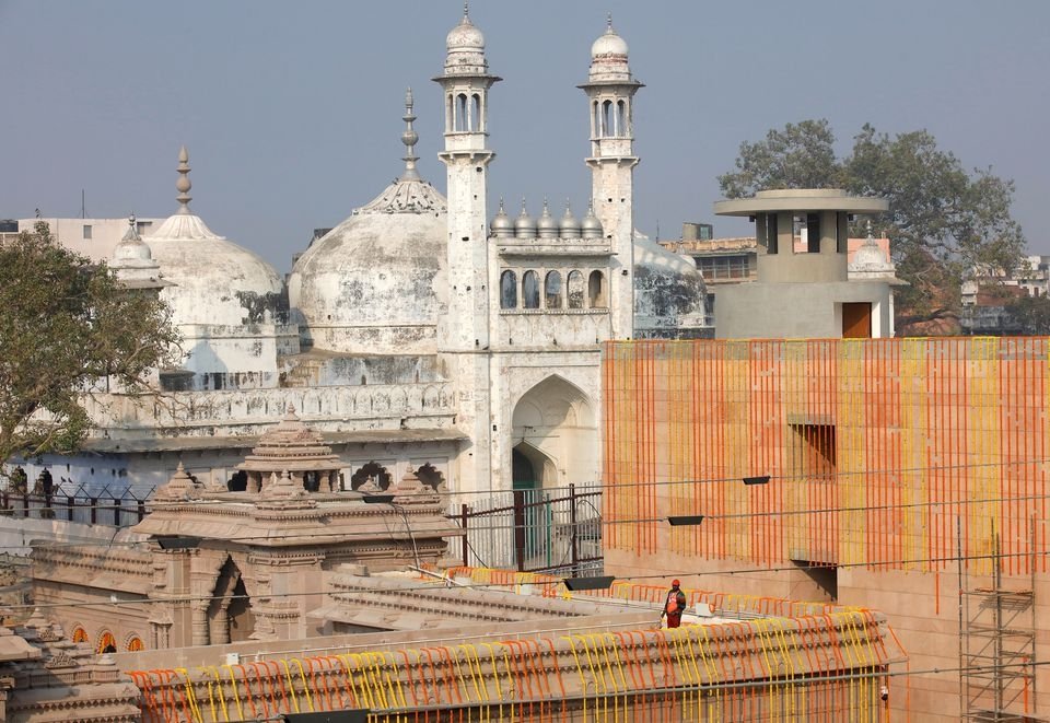 Pengadilan India Larang Muslim Shalat Jamaah Di Masjid Gyanvapi Setelah Klaim Penemuan Berhala Hindu